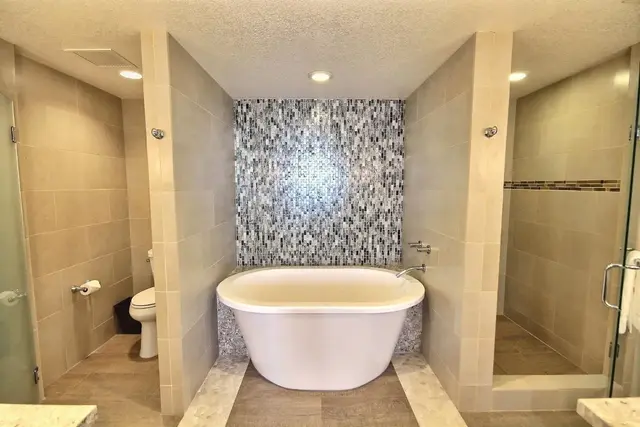 Listing Image for 200 Nohea Kai Dr 2-up 51-52 13 of 15