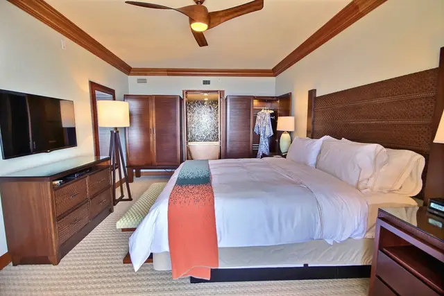 Listing Image for 200 Nohea Kai Dr 2-up 51-52 3 of 15