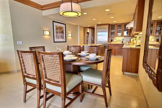 Listing Image for 200 Nohea Kai Dr 2-up 51-52 5 of 15