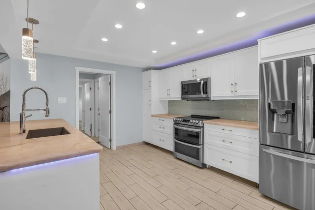 Listing Image for 100 Auhana Rd 103 10 of 43