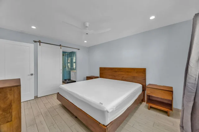 Listing Image for 100 Auhana Rd 103 27 of 43