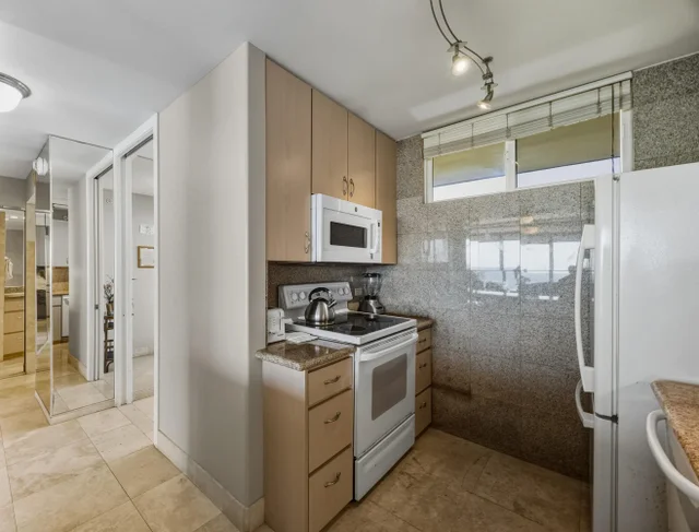 Listing Image for 110 Kaanapali Shores Pl 1017 15 of 32