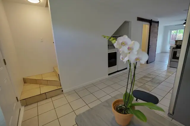 Listing Image for 46 Walaka St 3 13 of 28