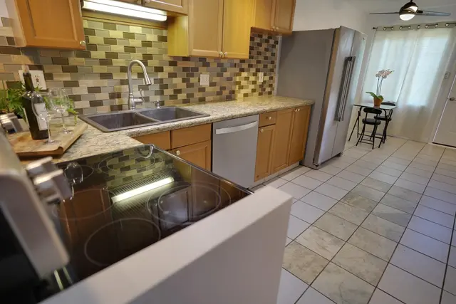 Listing Image for 46 Walaka St 3 3 of 28