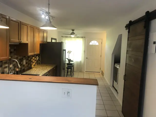 Listing Image for 46 Walaka St 3 4 of 28