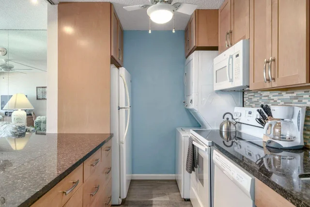 Listing Image for 2385 S Kihei Rd 409 10 of 34