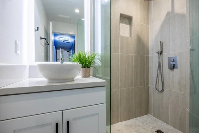 Listing Image for 15 Abbey Ln 432 18 of 31