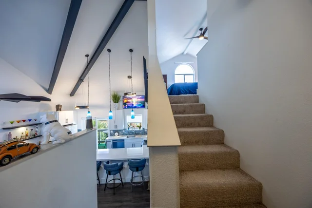 Listing Image for 15 Abbey Ln 432 22 of 31