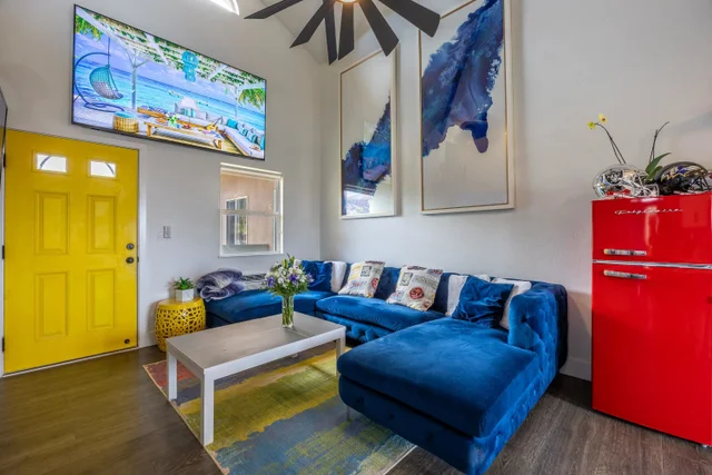 Listing Image for 15 Abbey Ln 432 3 of 31