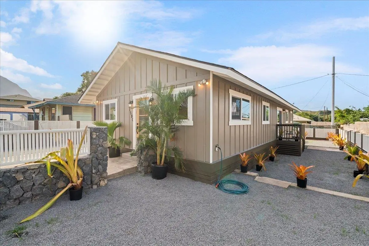 Photo of Listing #405500