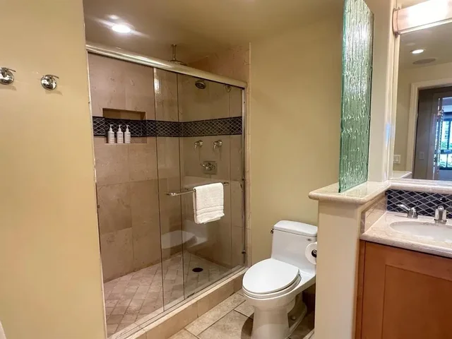 Listing Image for 50 Nohea Kai Dr 1-703 19 of 28