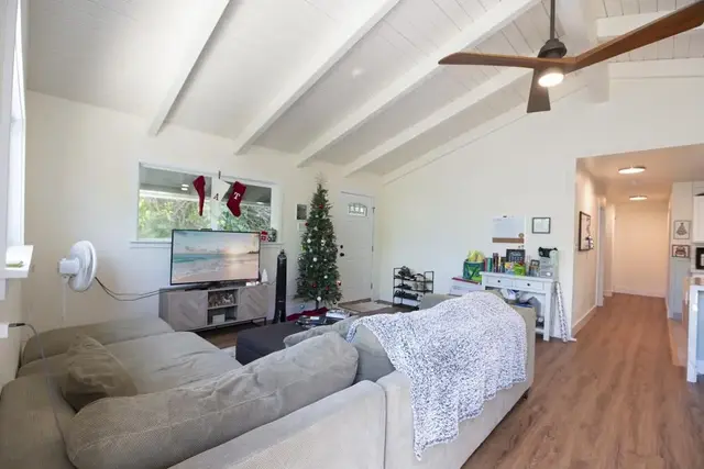 Listing Image for 575 Linekona Pl 6 of 44