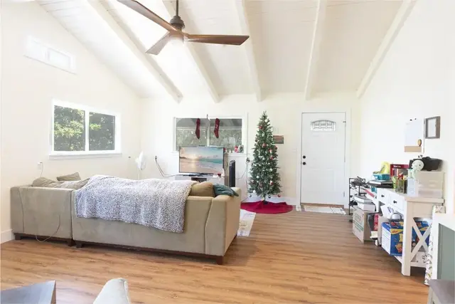 Listing Image for 575 Linekona Pl 8 of 44