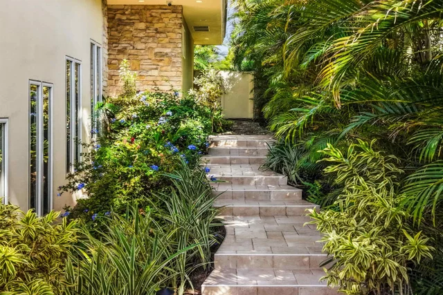 Listing Image for 175 W Ikea Moku Pl 30 of 50