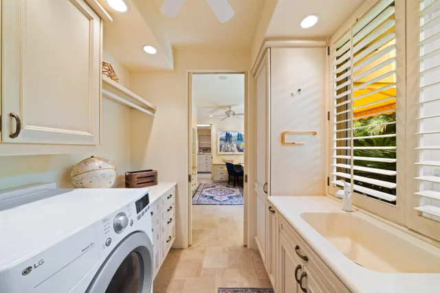 Listing Image for 175 W Ikea Moku Pl 40 of 50