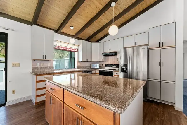 Listing Image for 700 S Alu Rd 11 of 42