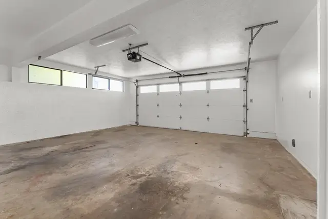 Listing Image for 700 S Alu Rd 34 of 42