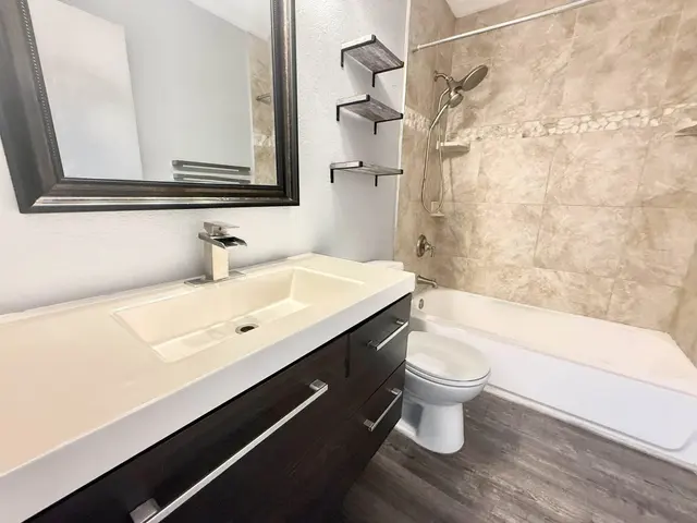 Listing Image for 480 Kenolio Rd 11-204 23 of 29