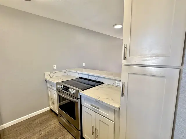 Listing Image for 480 Kenolio Rd 11-204 7 of 29