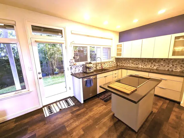 Listing Image for 71 Makawao Ave 5 16 of 31