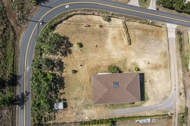 Listing Image for 717 Lower Kimo Dr B 11 of 50