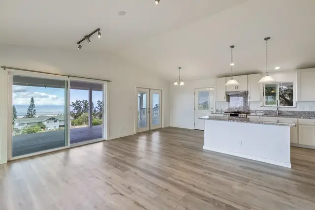 Listing Image for 717 Lower Kimo Dr B 15 of 50