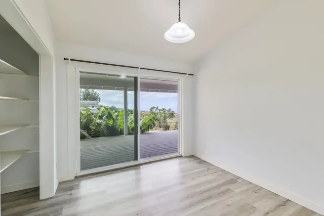 Listing Image for 717 Lower Kimo Dr B 23 of 50