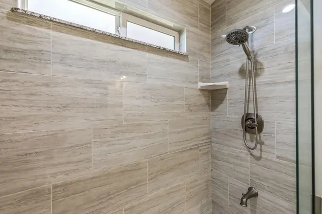 Listing Image for 717 Lower Kimo Dr B 26 of 50