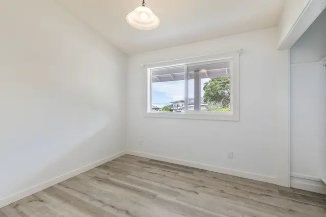 Listing Image for 717 Lower Kimo Dr B 27 of 50