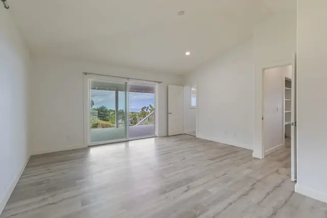Listing Image for 717 Lower Kimo Dr B 30 of 50