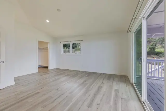 Listing Image for 717 Lower Kimo Dr B 31 of 50