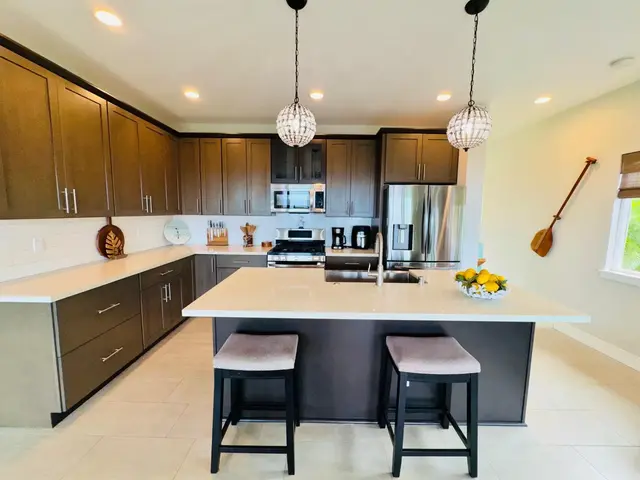 Listing Image for 533 Mikioi Pl Unit 2 10 of 48