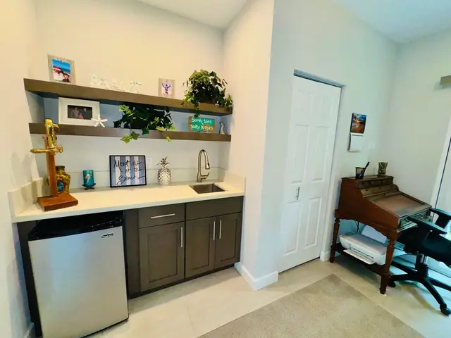 Listing Image for 533 Mikioi Pl Unit 2 29 of 48
