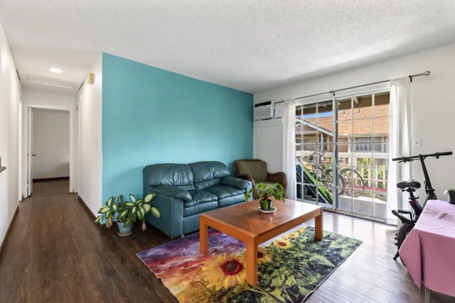 Listing Image for 140 Uwapo Rd 31-202 1 of 24