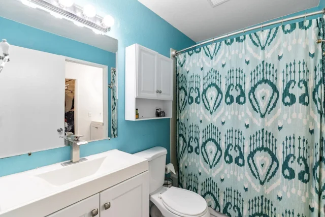 Listing Image for 140 Uwapo Rd 31-202 7 of 24