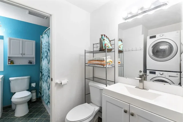 Listing Image for 140 Uwapo Rd 31-202 8 of 24