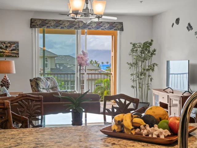 Listing Image for 28 Hauwahine Ln F-203 11 of 46