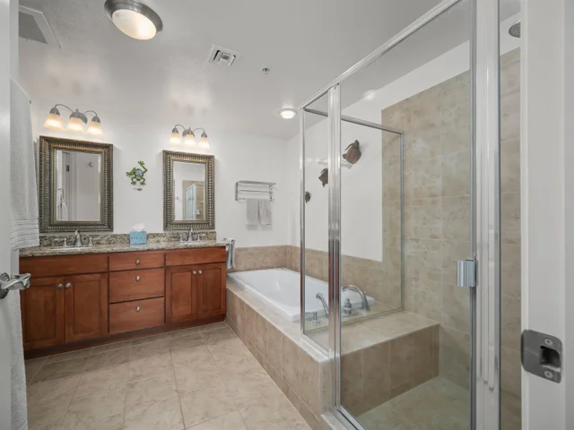 Listing Image for 28 Hauwahine Ln F-203 15 of 46