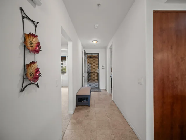 Listing Image for 28 Hauwahine Ln F-203 23 of 46