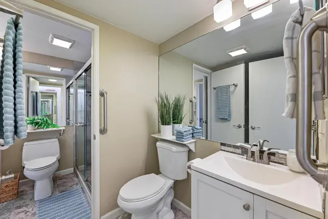 Listing Image for 160 Keonekai Rd 7-101 17 of 26
