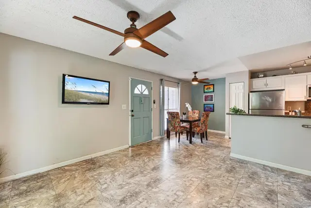 Listing Image for 160 Keonekai Rd 7-101 5 of 26
