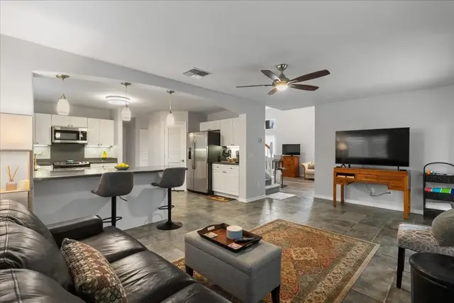 Listing Image for 21 Lanikeha Pl 10 of 34