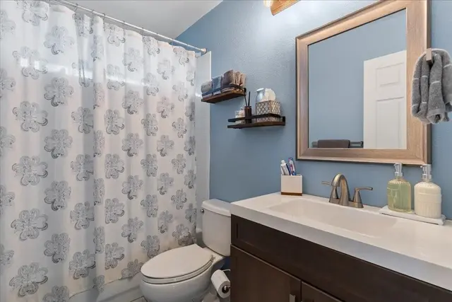 Listing Image for 21 Lanikeha Pl 17 of 34