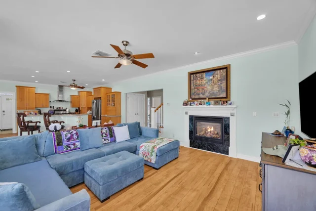 Listing Image for 141 Noho Pl 11 of 35