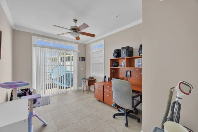 Listing Image for 141 Noho Pl 13 of 35