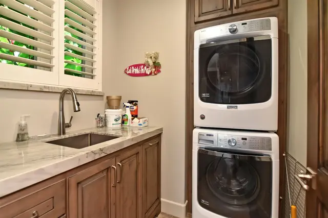 Listing Image for 20 Hui Rd I 2 26 of 50