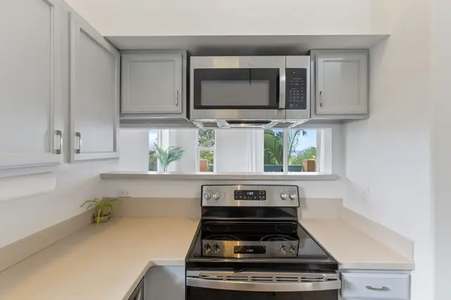 Listing Image for 10 Heather Ln 231 14 of 44