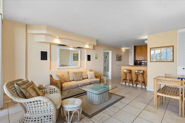 Listing Image for 150 Hauoli St 200 10 of 37