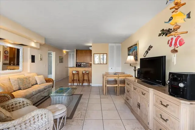 Listing Image for 150 Hauoli St 200 12 of 37