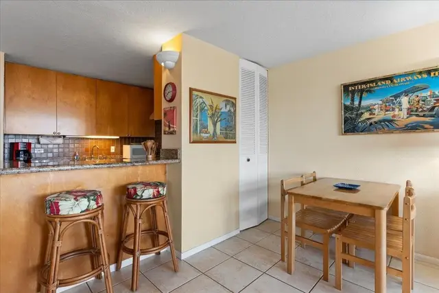 Listing Image for 150 Hauoli St 200 17 of 37
